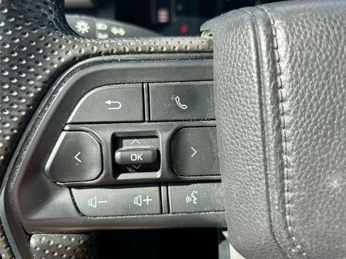 Used 2025 Toyota Tacoma SR w/ SR Upgrade Package RWD image 16
