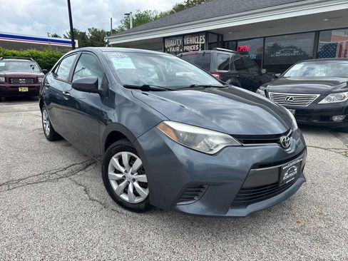 Used 2015 Toyota Corolla LE FWD image 1