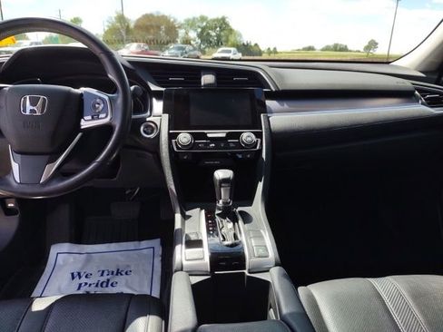 Used 2017 Honda Civic Touring image 14