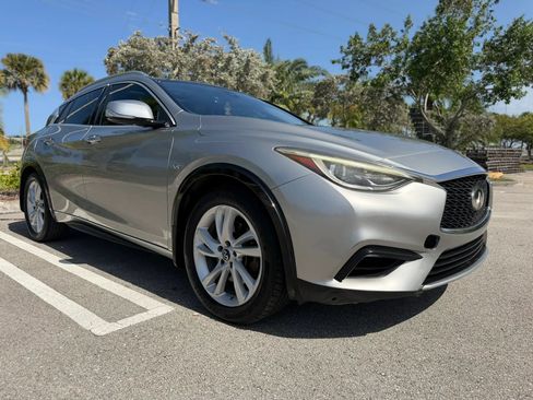 Used 2018 INFINITI QX30 FWD image 20