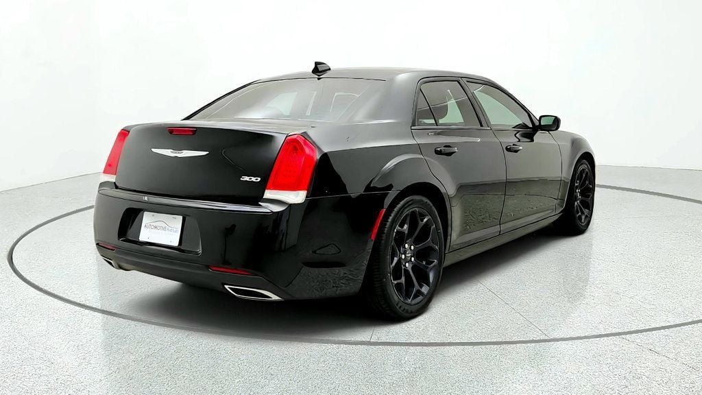 Used 2020 Chrysler 300 Touring w/ Sport Appearance Package RWD image 5
