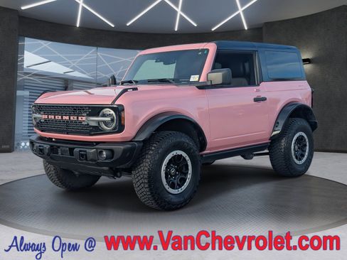 Used 2023 Ford Bronco Badlands w/ Sasquatch Package image 1