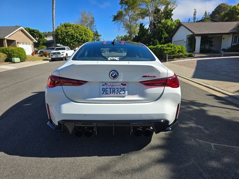Used 2023 BMW M4 CSL RWD image 5