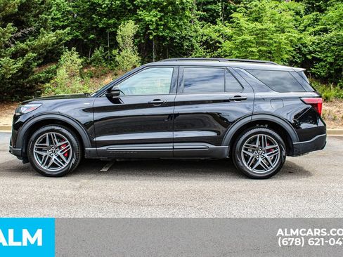 Used 2025 Ford Explorer ST-Line w/ ST-Line Street Pack AWD/4WD image 6