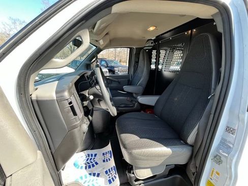 Used 2023 Chevrolet Express 2500 w/ Driver Convenience Package image 16