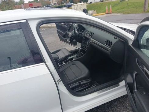 Used 2016 Volkswagen Passat 1.8T SE image 24