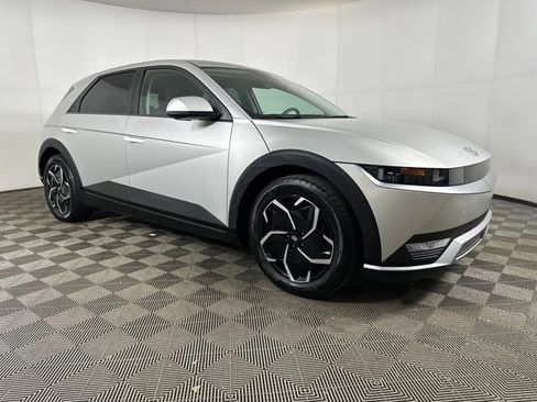 Used 2024 Hyundai Ioniq 5 SEL image 2