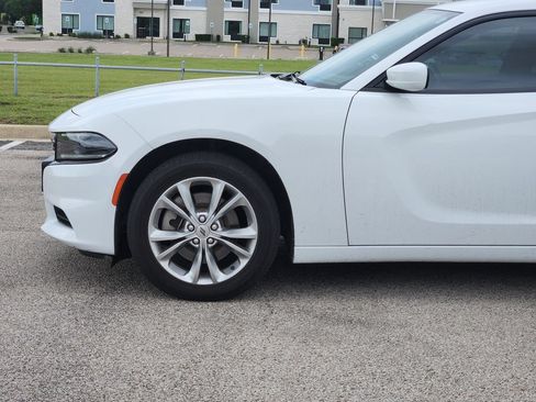 Used 2022 Dodge Charger SXT w/ Cold Weather Package AWD/4WD image 5