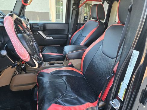 Used 2012 Jeep Wrangler Unlimited Sahara w/ Connectivity Group image 25