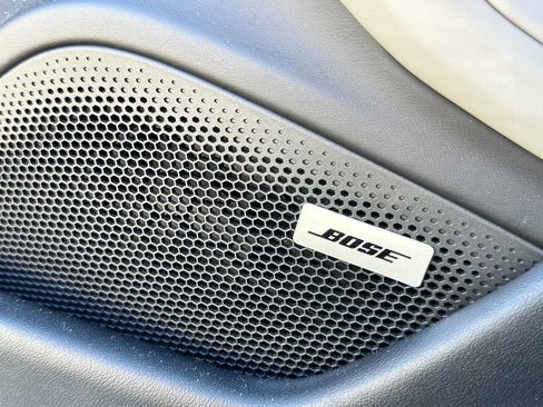 Used 2022 Porsche Taycan 4S image 16