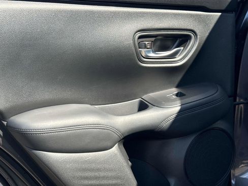 Certified 2023 Honda HR-V LX image 12