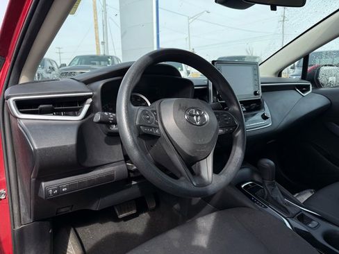 Used 2021 Toyota Corolla LE image 11