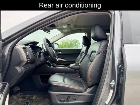 Used 2025 Nissan Pathfinder Platinum w/ Cargo Package AWD/4WD image 8
