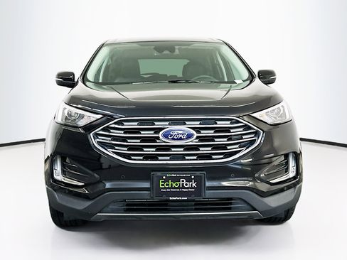 Used 2024 Ford Edge Titanium image 2