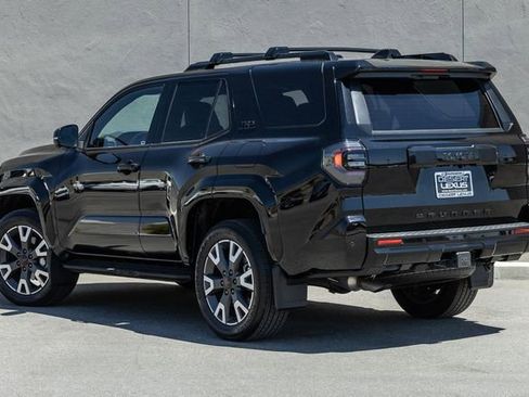 Used 2025 Toyota 4Runner TRD Sport Premium AWD/4WD image 3