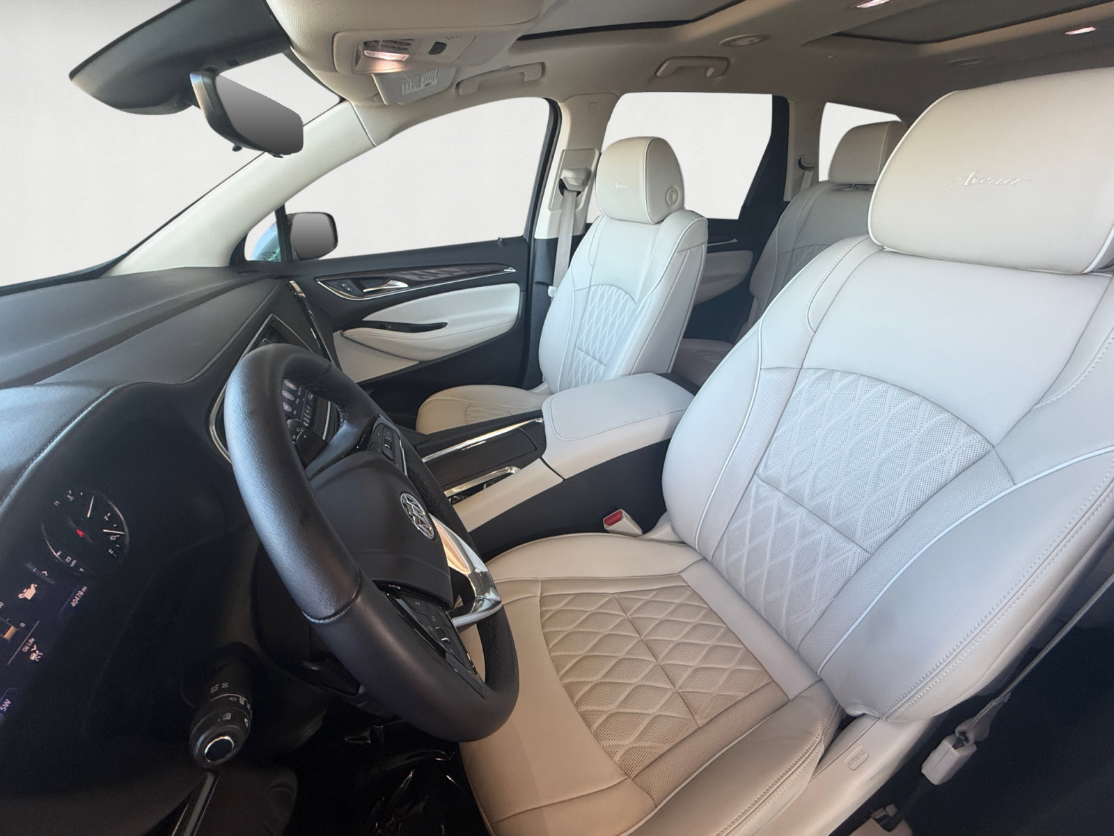 Used 2023 Buick Enclave Avenir w/ Avenir Technology Package FWD image 10