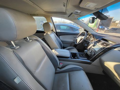 Used 2011 MAZDA CX-9 Grand Touring w/ Moonroof & Bose Audio Pkg image 8