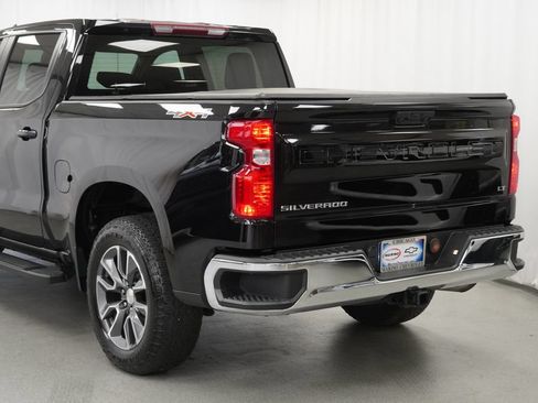 Used 2023 Chevrolet Silverado 1500 LT AWD/4WD image 44