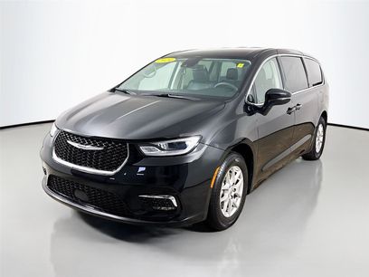 Used 2024 Chrysler Pacifica Touring-L
