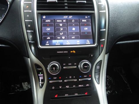 Used 2019 Lincoln Nautilus FWD image 13