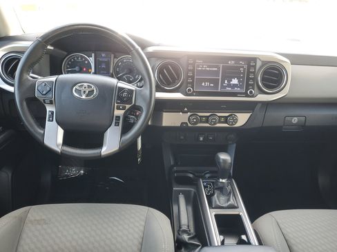 Used 2020 Toyota Tacoma SR5 image 10