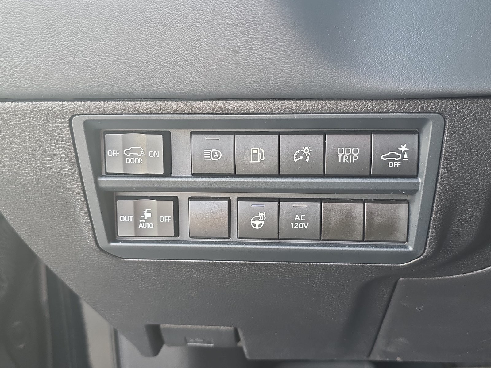 Used 2026 Toyota Sequoia Platinum w/ Tow Technology Package AWD/4WD image 23