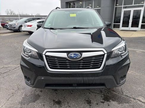 Used 2020 Subaru Forester Premium image 11