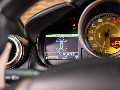 Used 2014 Ferrari California image 47