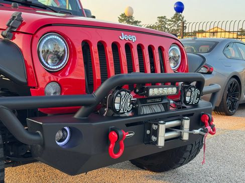 Used 2016 Jeep Wrangler Rubicon w/ Power Convenience Group AWD/4WD image 12