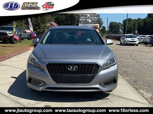 Used 2016 Hyundai Sonata SE FWD image 2