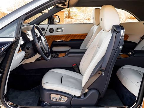 Certified 2016 Rolls-Royce Dawn RWD image 24