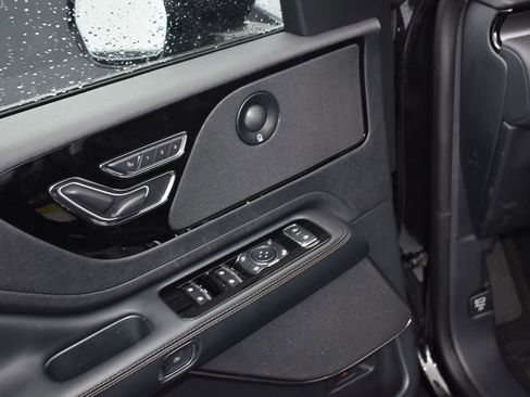 Used 2025 Lincoln Aviator AWD w/ Jet Appearance Package image 6