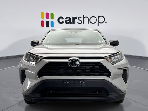 Used 2022 Toyota RAV4 LE image 8
