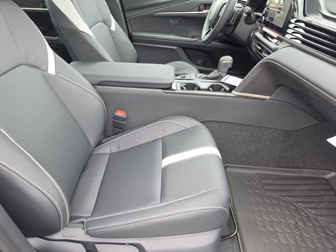 New 2026 Toyota Camry SE FWD image 12
