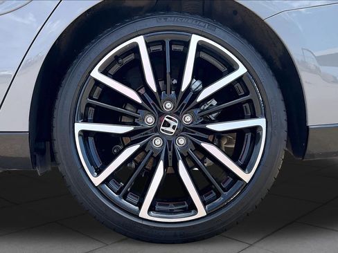 Used 2024 Honda Accord Touring image 10