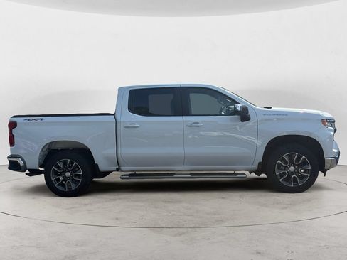 Used 2024 Chevrolet Silverado 1500 LT AWD/4WD image 2