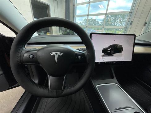 Used 2022 Tesla Model 3 Long Range AWD/4WD image 14
