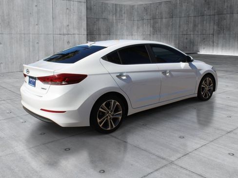 Used 2017 Hyundai Elantra Limited w/ Limited Ultimate Package 05 FWD image 5