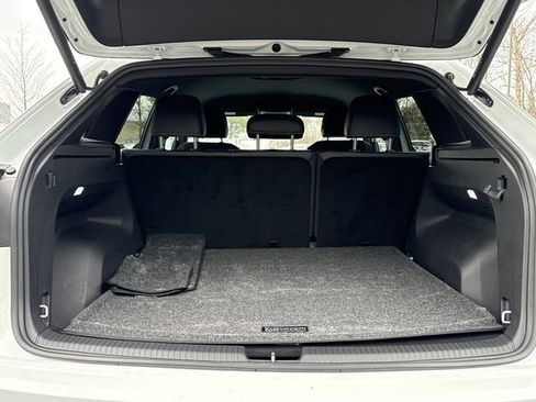 Used 2024 Volkswagen Atlas Cross Sport SE image 26