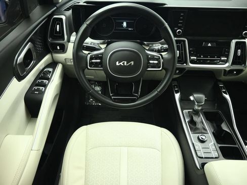Used 2023 Kia Sorento S w/ Panoramic Sunroof Package FWD image 33