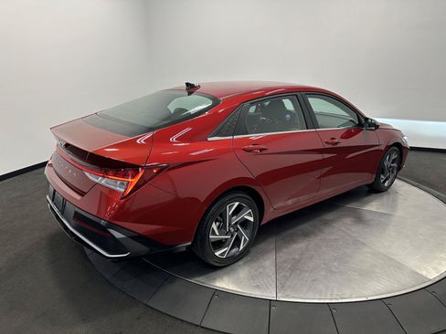 Certified 2025 Hyundai Elantra SEL FWD image 7