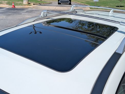 Used 2022 Nissan Pathfinder SL w/ SL Premium Package image 14