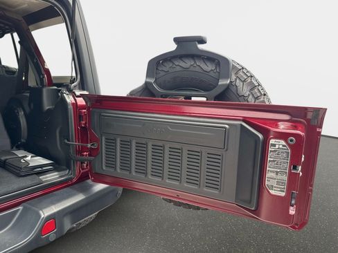 Used 2021 Jeep Wrangler Unlimited Rubicon AWD/4WD image 10