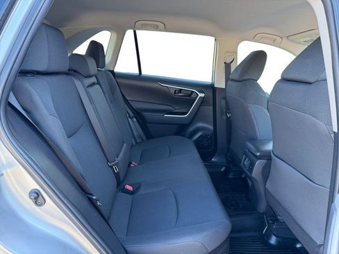 Used 2021 Toyota RAV4 LE AWD/4WD image 20