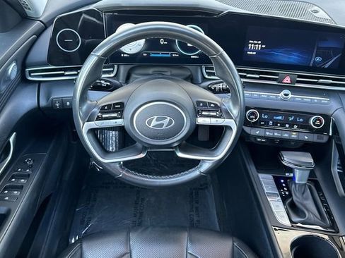 Used 2024 Hyundai Elantra Limited image 15