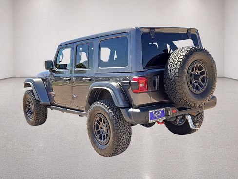 Used 2022 Jeep Wrangler Unlimited Rubicon w/ Xtreme Recon 35" Tire Package AWD/4WD image 3
