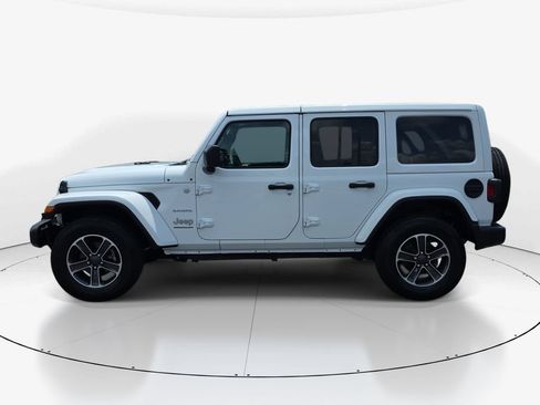 Used 2023 Jeep Wrangler Unlimited Sahara AWD/4WD image 10