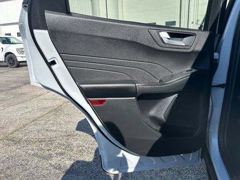 Used 2025 Ford Escape ST-Line Select AWD/4WD image 34