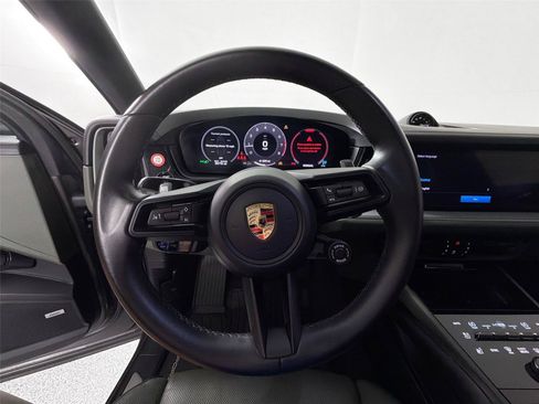 Certified 2024 Porsche Cayenne Coupe AWD/4WD image 20