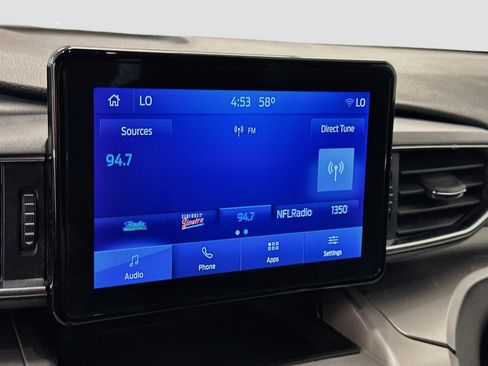 Used 2022 Ford Explorer XLT w/ Equipment Group 202A AWD/4WD image 21